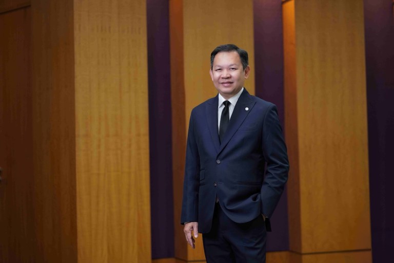 Pic Khun Sornchai