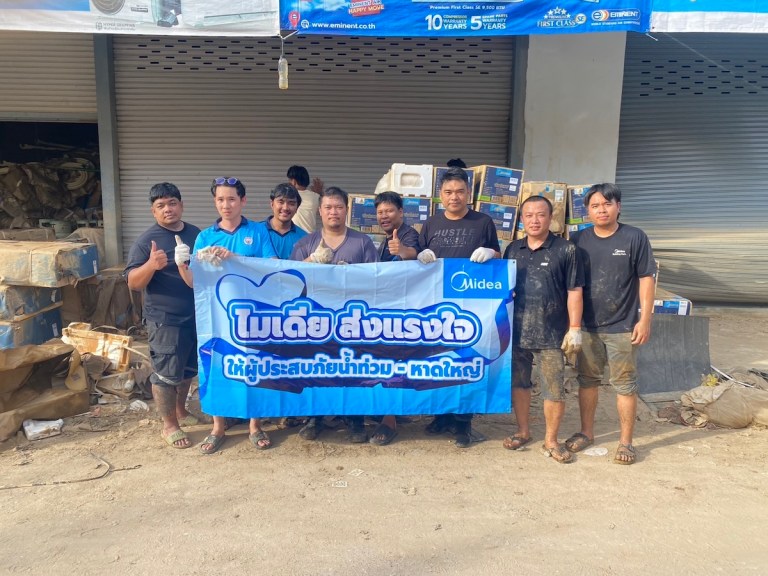 Midea Donate Food Supply to Aid Flood Victims 3
