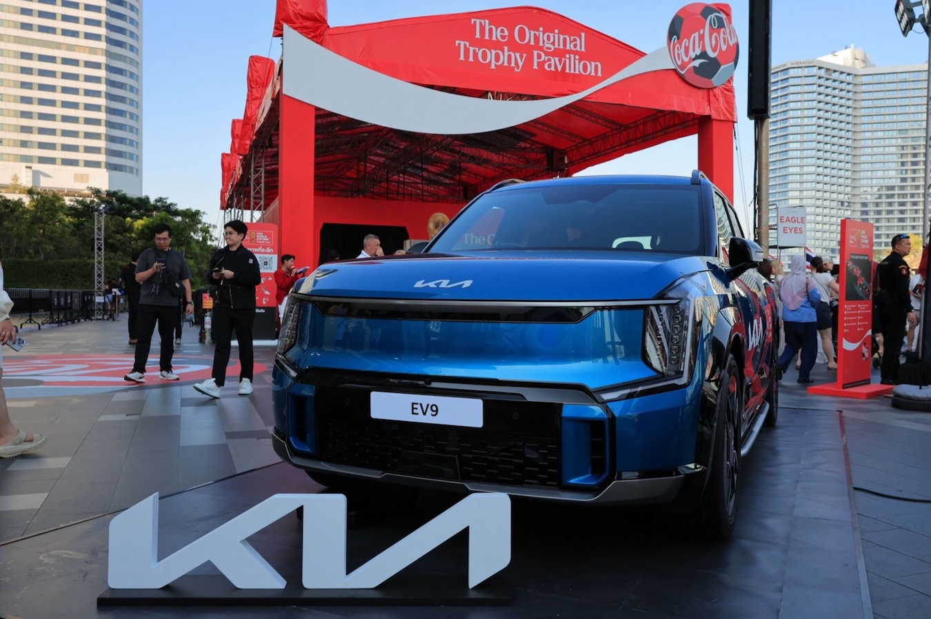 Kia mobility partner for FIFA World Cup™ Trophy Tour by Coca-Cola_06
