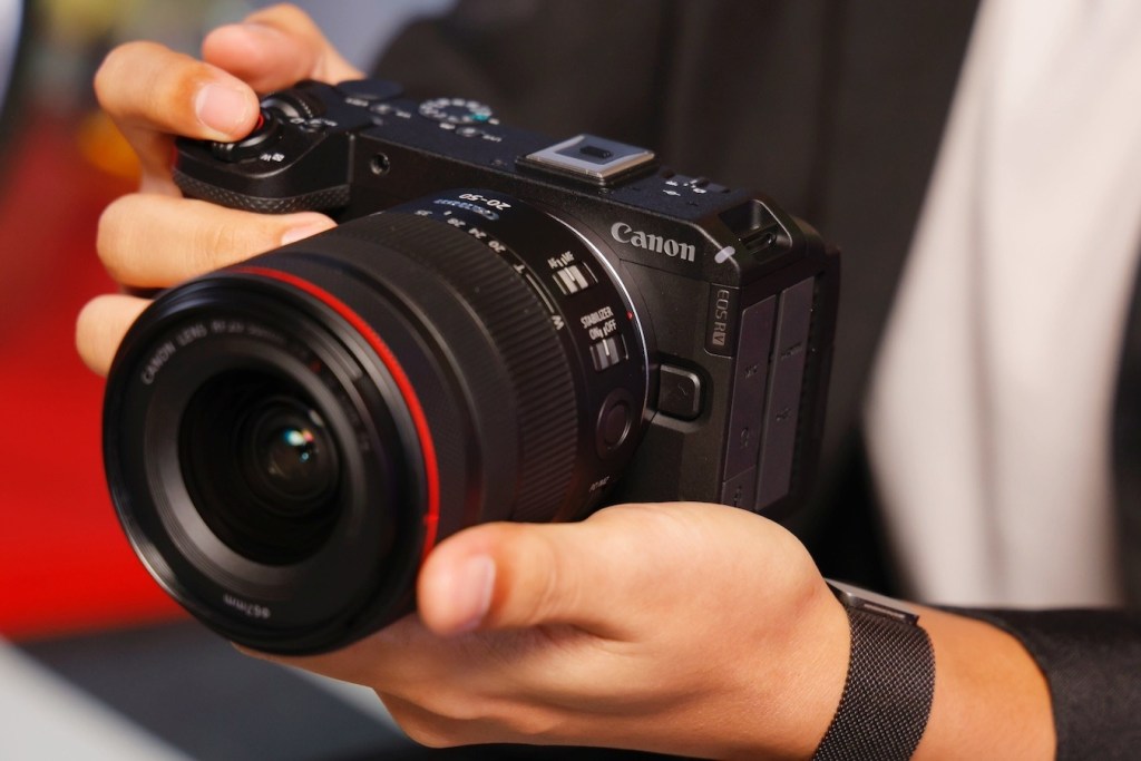 EOS R6 V