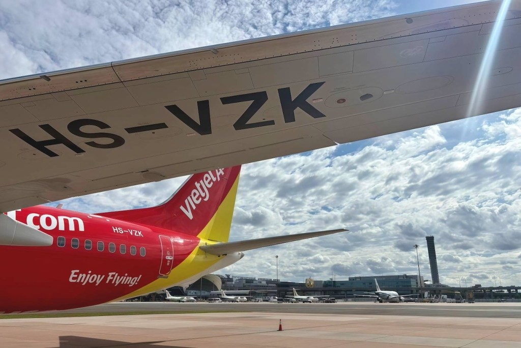 Boeing 737-8