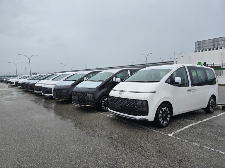 Hyundai STARIA Premium