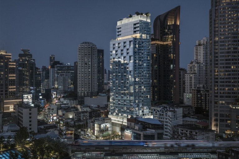 THE STRAND THONGLOR