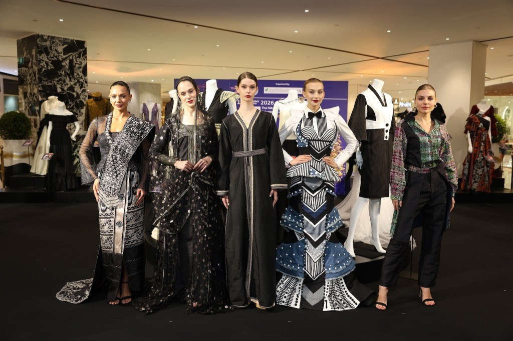 amazing Thailand Global Thai Silk Exhibition