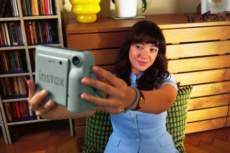 instax SQUARE 2